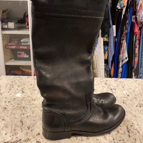 FRYE Trapunto Boot size 6. - Picture 2 of 7